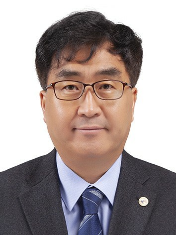 이성길 한국공인중개사협회 춘천지회장.