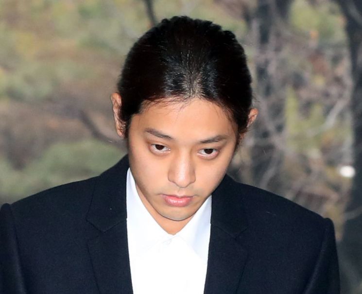 집단 성폭행 혐의로 징역 5년형을 선고받은 가수 정준영. (사진=연합뉴스)