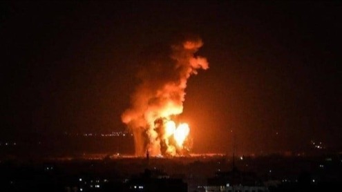 공습에 불길 치솟는 시리아. (사진=연합뉴스)
