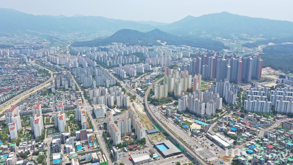 "내 집은 어디에." 아파트 단지가 밀집해 있는 춘천 퇴계동 지역. (사진=박지영 기자) 