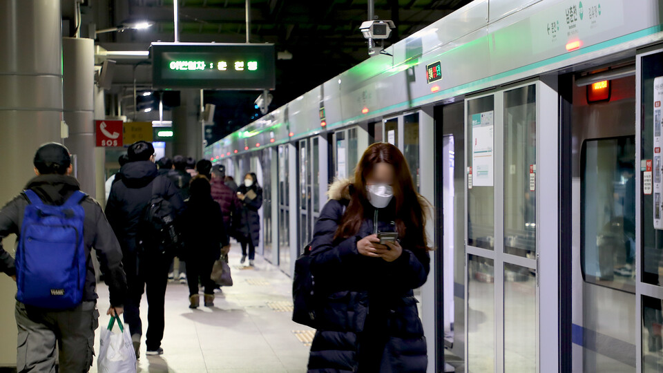남춘천역에서 시민들이 서울행 열차를 기다리고 있다. (사진=MS투데이 DB)
