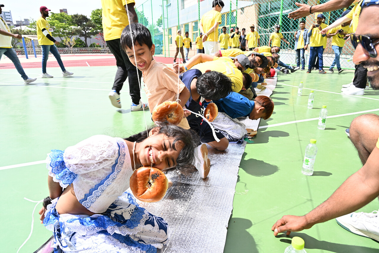 가족운동회 참가한 스리랑카 어린이들. 사진=연합뉴스